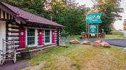 The Log Cabin Motor Court in AVL offers asheville accommodation for your next mountain vacation.